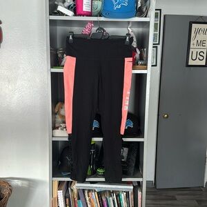 New with Tags!!! Victoria secret cropped  leggings